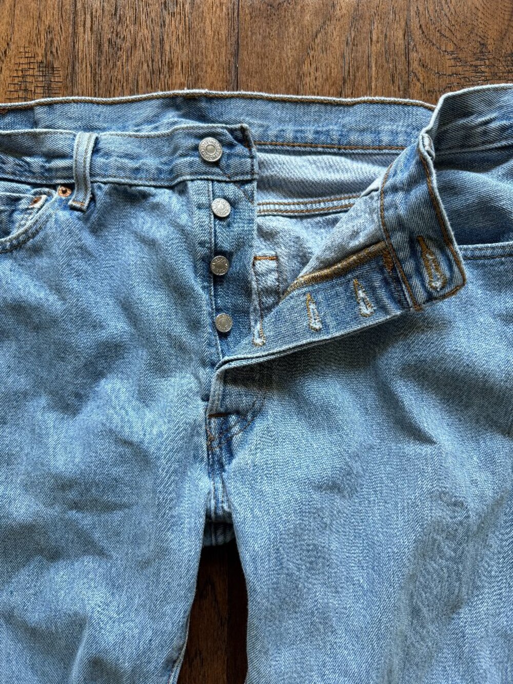Levi’s 501 Original Straight Leg Light Wash Denim Jeans W36 x L30